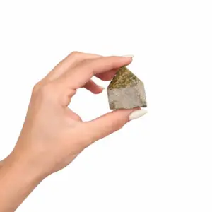Gemstone Top Polished Points – Epidote A grade (approx 5-6 pieces) | www.artisangoods.co.uk 2