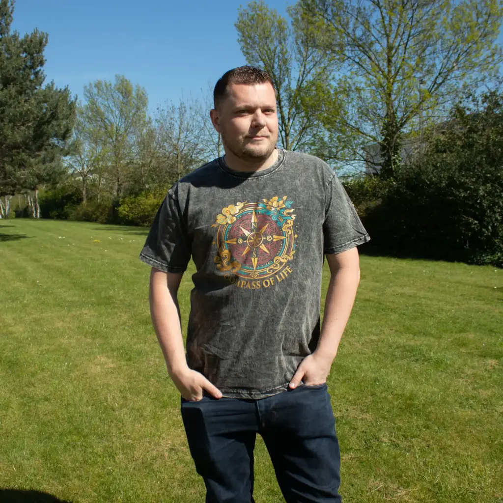 Nomad Sari Stonewashed Cotton T-Shirt – Compass of Life – Charcoal – XL | www.artisangoods.co.uk 3 Nomad Sari Stonewashed Cotton T-Shirt – Compass of Life – Charcoal – XL | www.artisangoods.co.uk 3