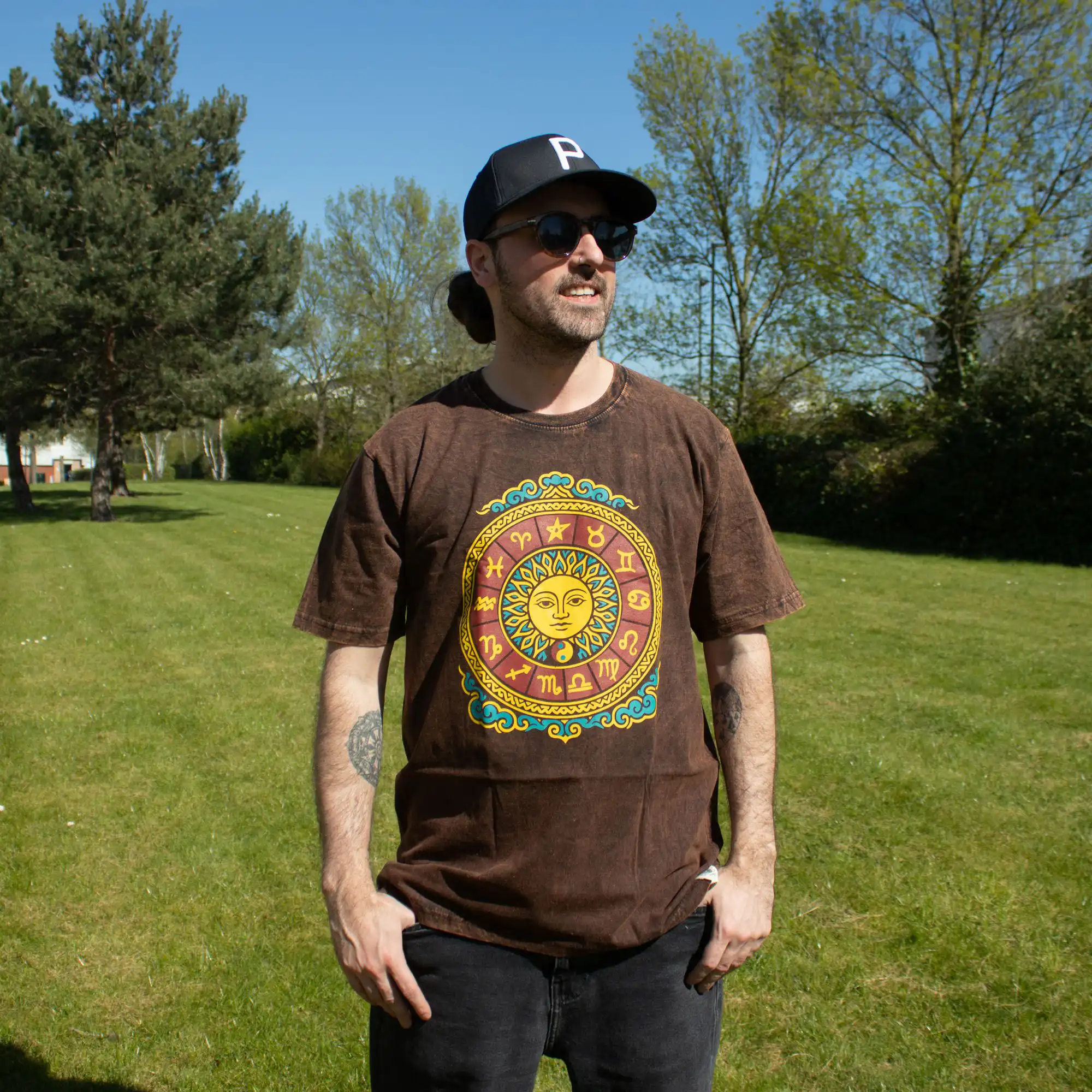 Nomad Sari Stonewashed Cotton T-Shirt – Sun & Zodiac – Brown – Large | www.artisangoods.co.uk 3 Nomad Sari Stonewashed Cotton T-Shirt – Sun & Zodiac – Brown – Large | www.artisangoods.co.uk 2