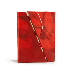 Lokta Bold Floral Bamboo Lock Notebook – Medium (15x12cm) – 45 Leaves – Ruby | www.artisangoods.co.uk 5