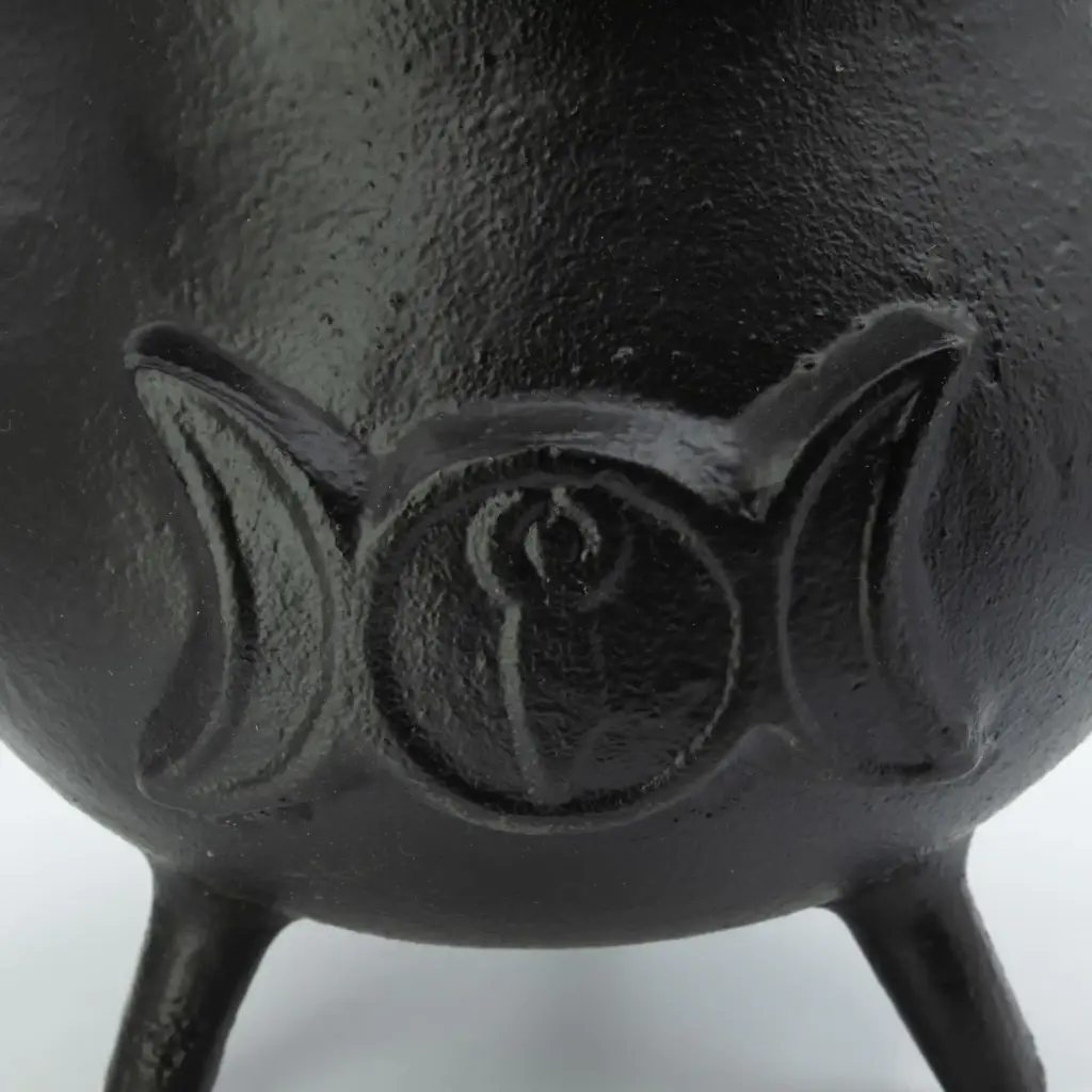 Extra Huge Cast Iron Cauldron with Triple Moon 23x18cm (at least 4kg) | www.artisangoods.co.uk 4 Extra Huge Cast Iron Cauldron with Triple Moon 23x18cm (at least 4kg) | www.artisangoods.co.uk 4
