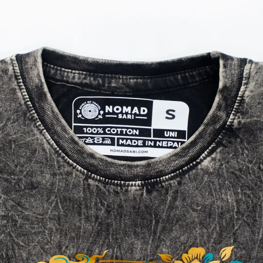 Nomad Sari Stonewashed Cotton T-Shirt – Compass of Life – Charcoal – Small | www.artisangoods.co.uk 2 Nomad Sari Stonewashed Cotton T-Shirt – Compass of Life – Charcoal – Small | www.artisangoods.co.uk 2