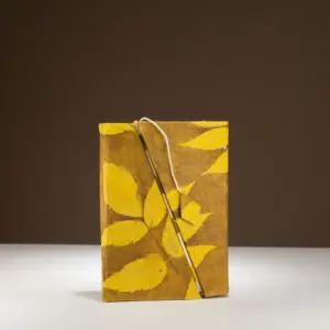 Lokta Bold Floral Bamboo Lock Notebook – Medium (15x12cm) – 45 Leaves – Mustard Brown | www.artisangoods.co.uk 3