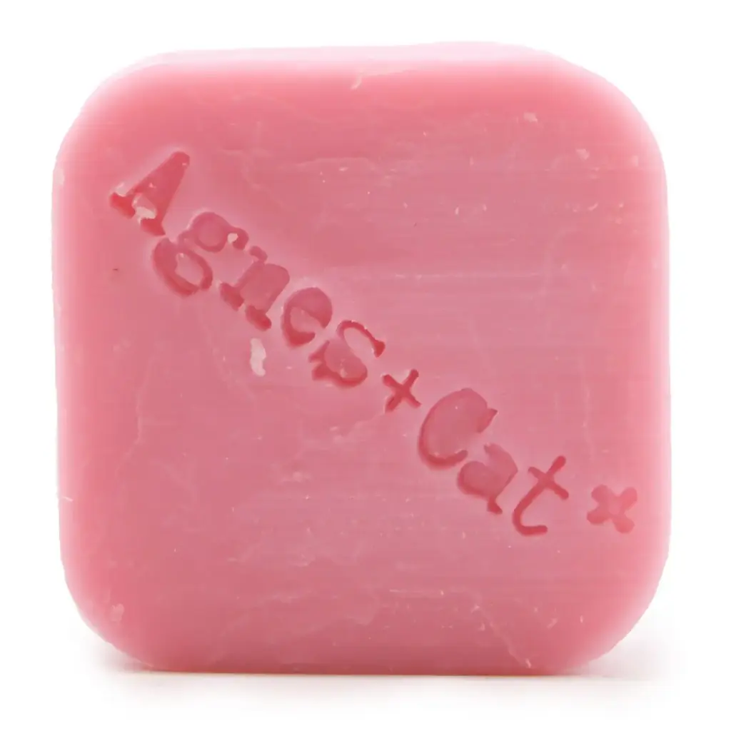 Agnes + Cat Japanese Bloom Solid Shampoo | www.artisangoods.co.uk 5 Agnes + Cat Japanese Bloom Solid Shampoo | www.artisangoods.co.uk 5