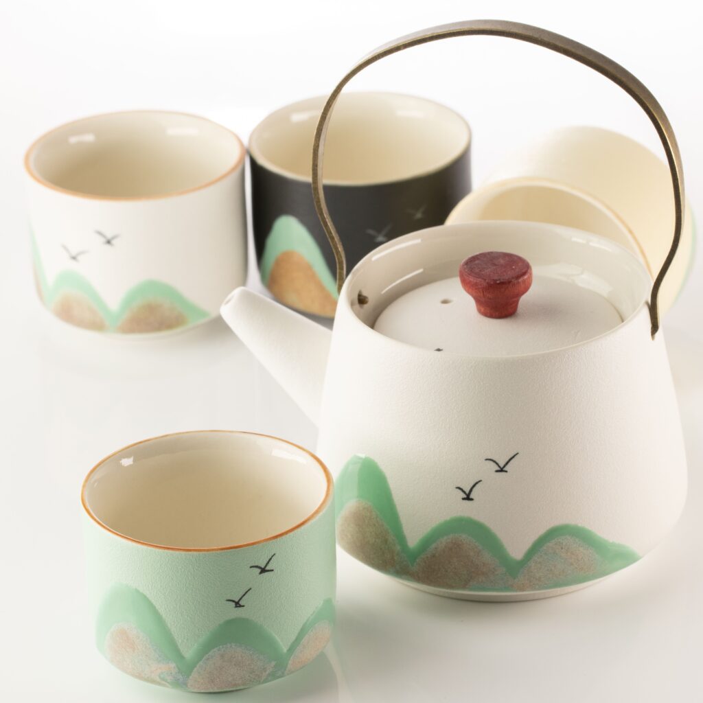 Thousand Miles – Tea Set – Four Cups – Ceremonial Cloth & Bamboo Grip | www.artisangoods.co.uk