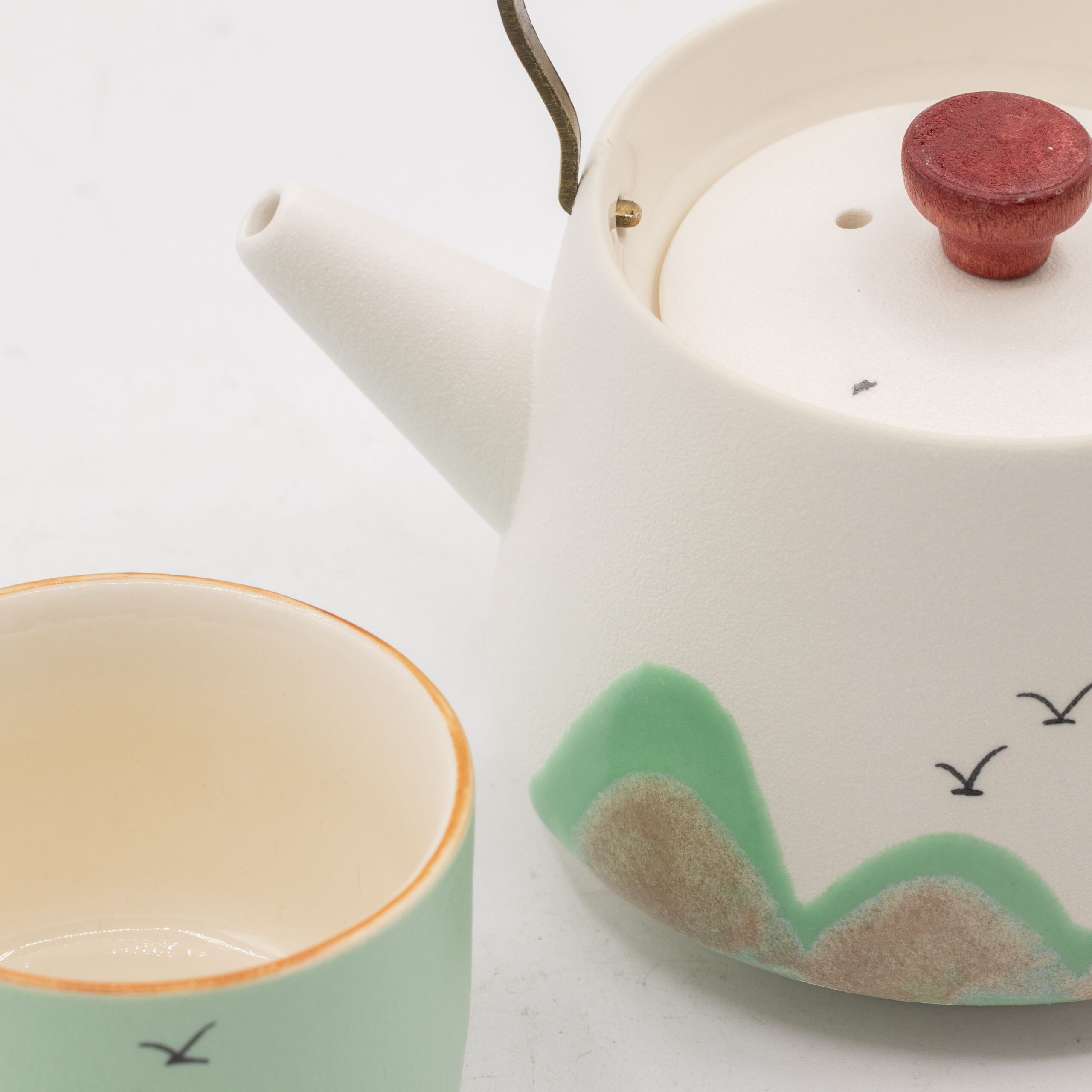 Thousand Miles – Tea Set – Four Cups – Ceremonial Cloth & Bamboo Grip | www.artisangoods.co.uk 2
