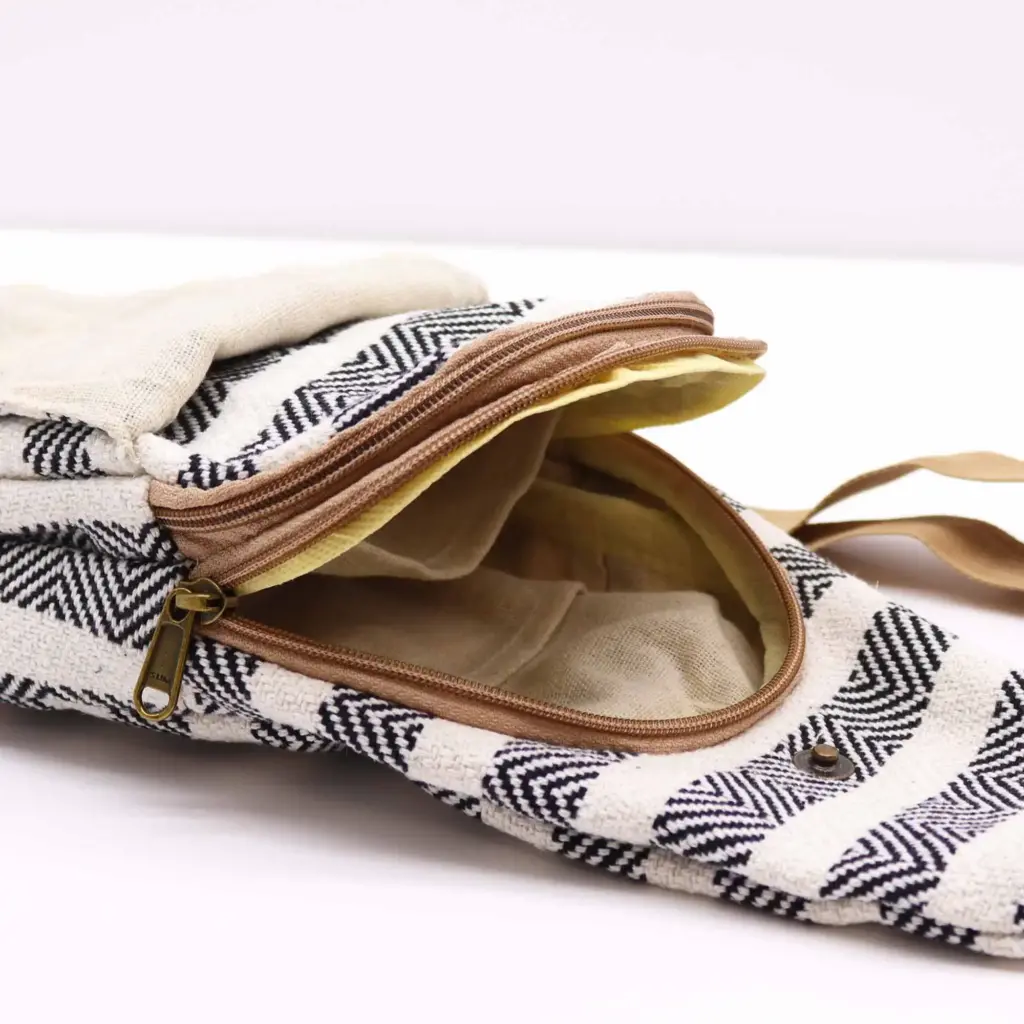 Body Cross Bag Natural Cotton –  Black & White | www.artisangoods.co.uk 4
