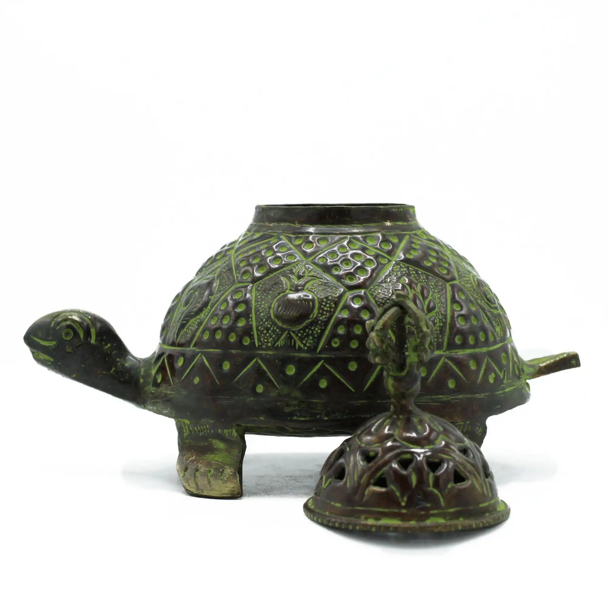 Brass Verdigris Tibetan Turtle Incense Holder – Lrg | www.artisangoods.co.uk 4 Brass Verdigris Tibetan Turtle Incense Holder – Lrg | www.artisangoods.co.uk 3