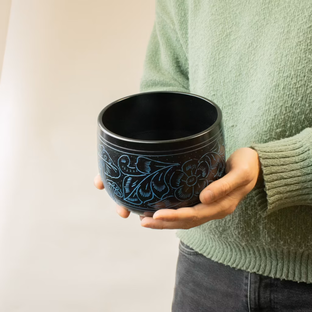 Cauldron Singing Bowl – Magic Mushroom – Blue (15cm) | www.artisangoods.co.uk 2 Cauldron Singing Bowl – Magic Mushroom – Blue (15cm) | www.artisangoods.co.uk 2