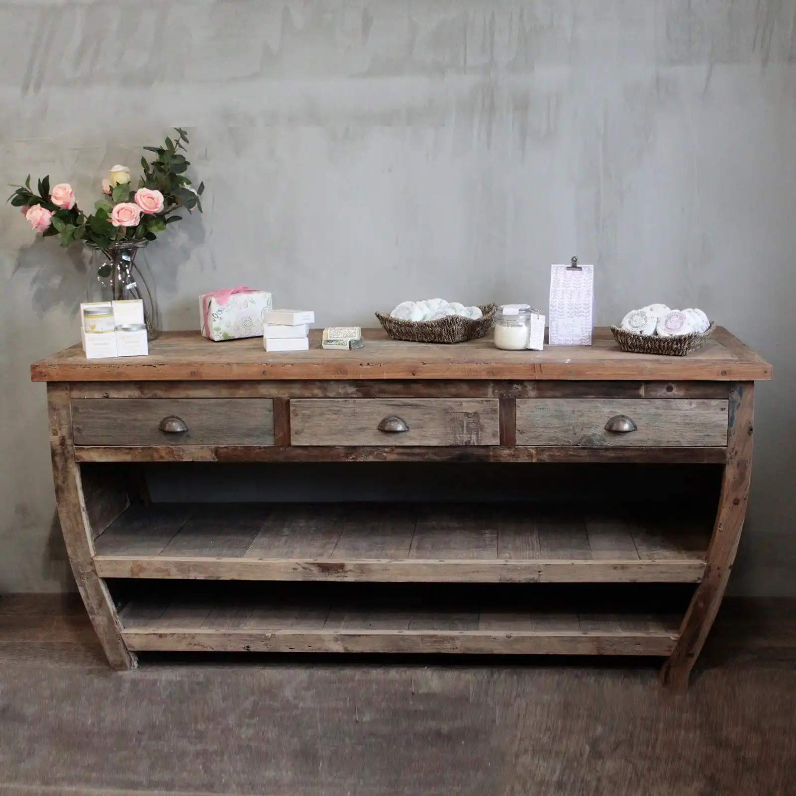 Centerpiece Recycled Wood Table – 180x60x80cm | www.artisangoods.co.uk 2 Centerpiece Recycled Wood Table – 180x60x80cm | www.artisangoods.co.uk