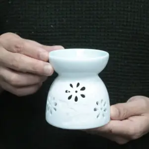 Classic White Oil Burner – Floral with Teal Well | www.artisangoods.co.uk 3