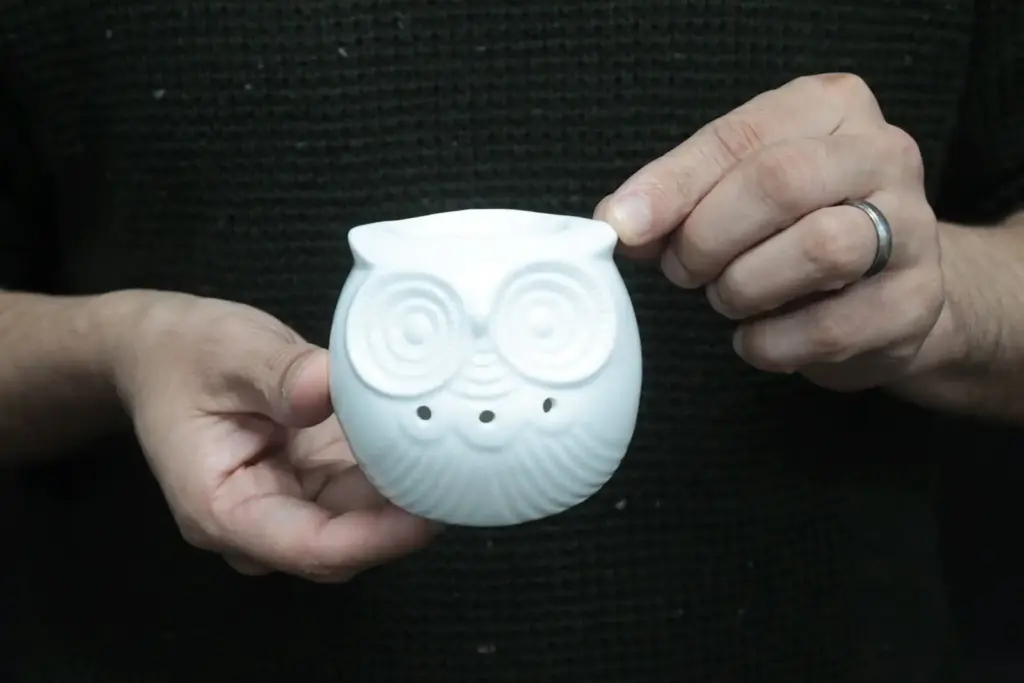 Classic White Oil Burner – Short Owl | www.artisangoods.co.uk 3 Classic White Oil Burner – Short Owl | www.artisangoods.co.uk 3