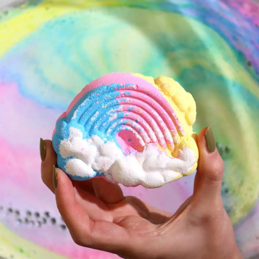 Cloud Bathbomb 95g | www.artisangoods.co.uk 6