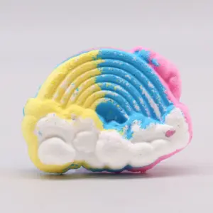 Cloud Bathbomb 95g | www.artisangoods.co.uk 2