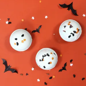 Coconut & Lime Halloween Bath Bomb | www.artisangoods.co.uk 3