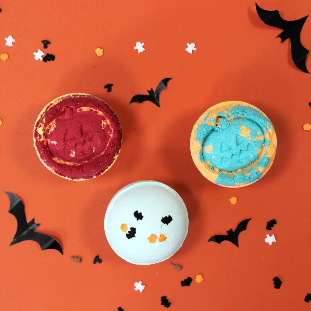 Coconut & Lime Halloween Bath Bomb | www.artisangoods.co.uk 4 Coconut & Lime Halloween Bath Bomb | www.artisangoods.co.uk 4