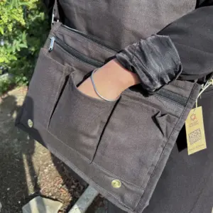 Cotton Canvas Laptop Messenger Bag – Charcoal | www.artisangoods.co.uk 3