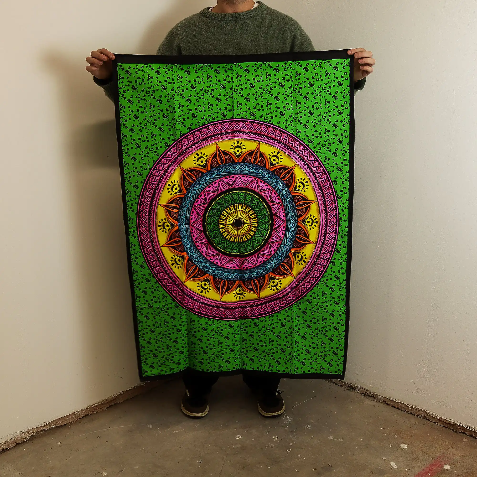 Cotton Wall Art (70x110cm) – Mandala Vibrant | www.artisangoods.co.uk 3 Cotton Wall Art (70x110cm) – Mandala Vibrant | www.artisangoods.co.uk 2