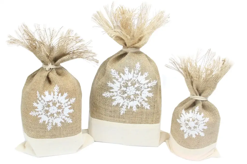 Danish Pouch Set of 3 – White & Snowflake | www.artisangoods.co.uk 3