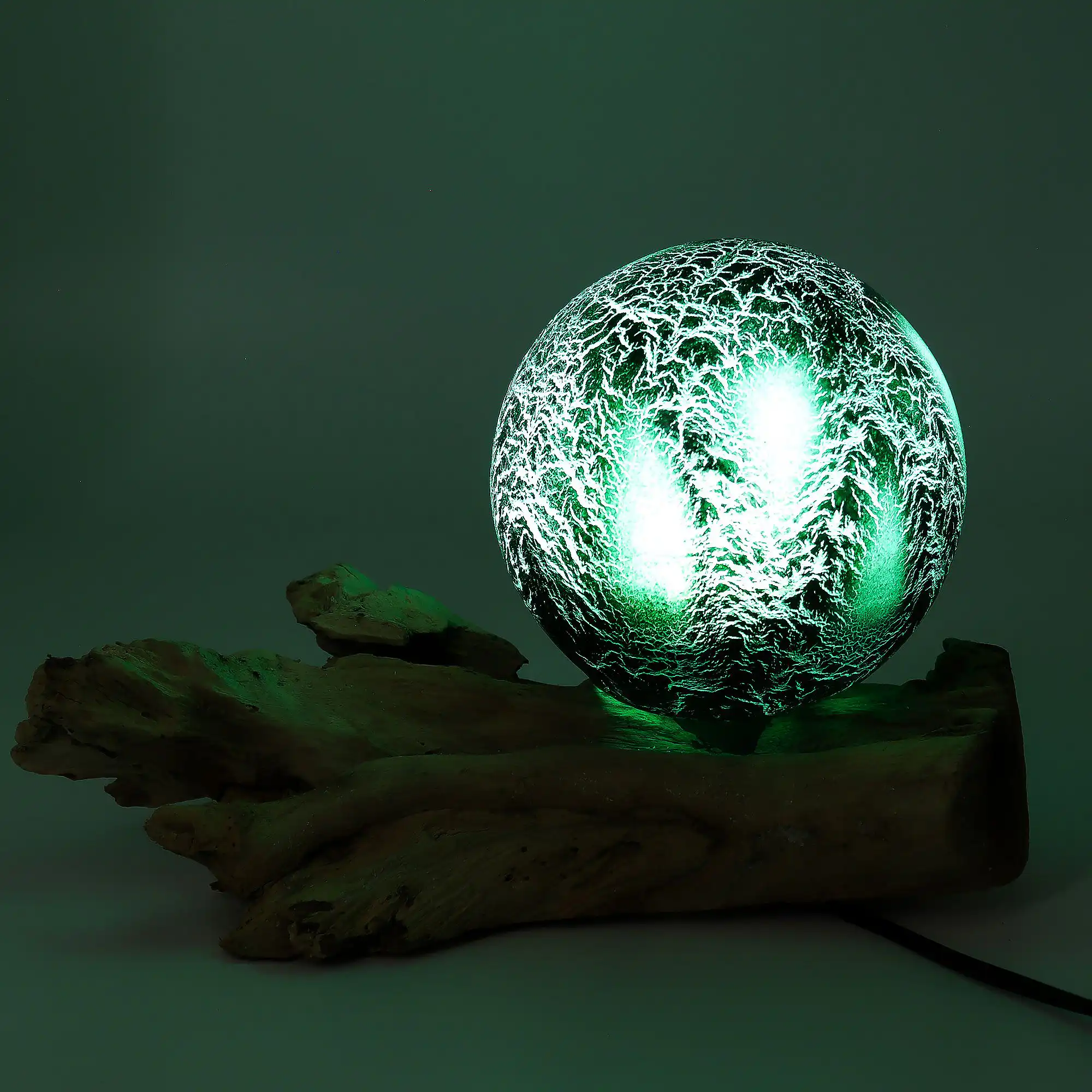 DriftGlow Lamp Emerald Crackle Shade | www.artisangoods.co.uk 8 DriftGlow Lamp Emerald Crackle Shade | www.artisangoods.co.uk 7
