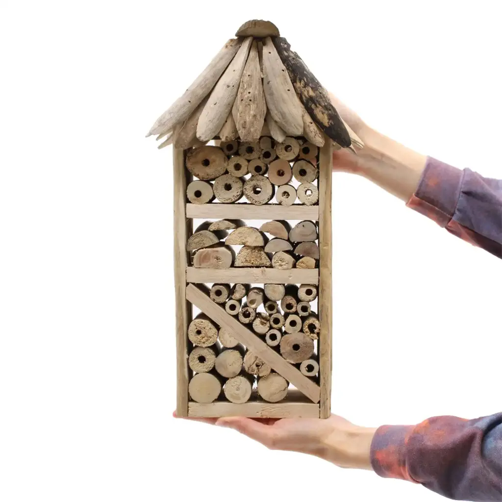 Driftwood Bee & Insect Highrise Box | www.artisangoods.co.uk 2 Driftwood Bee & Insect Highrise Box | www.artisangoods.co.uk 2