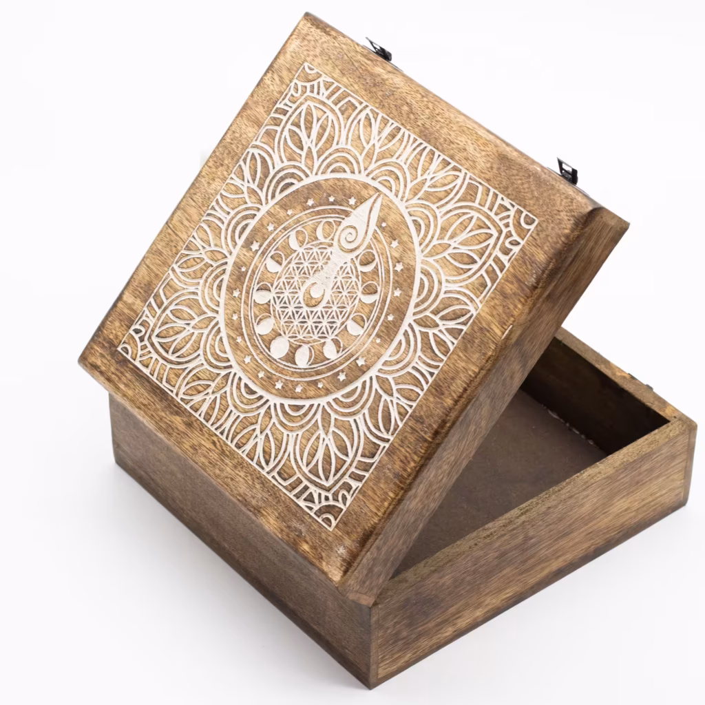 Extra Large Mango Box – Moon Phase Goddess | www.artisangoods.co.uk 3 Extra Large Mango Box – Moon Phase Goddess | www.artisangoods.co.uk 3