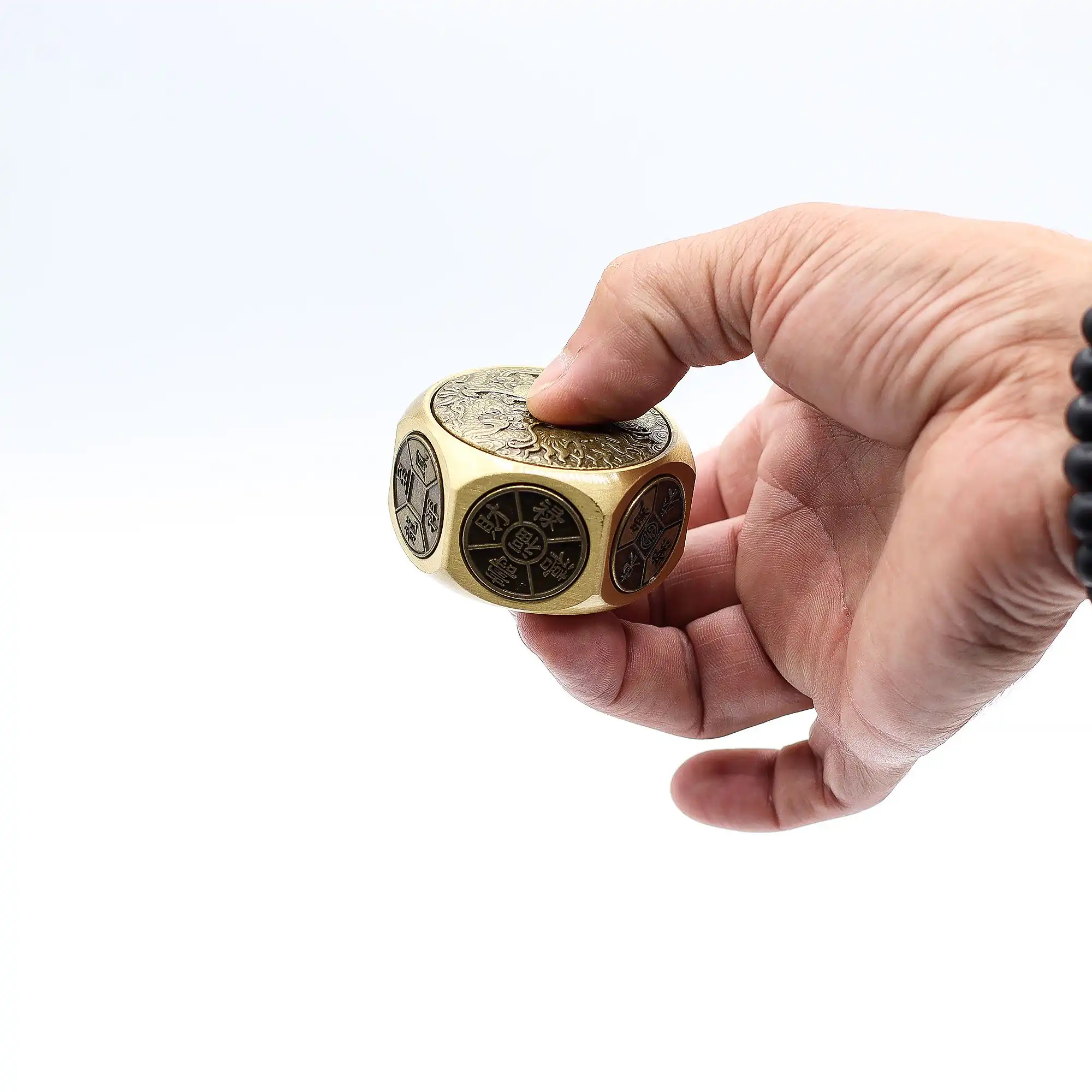 Feng Shui Fortune – Dragon Dice – Power & Wealth | www.artisangoods.co.uk 3 Feng Shui Fortune – Dragon Dice – Power & Wealth | www.artisangoods.co.uk 2