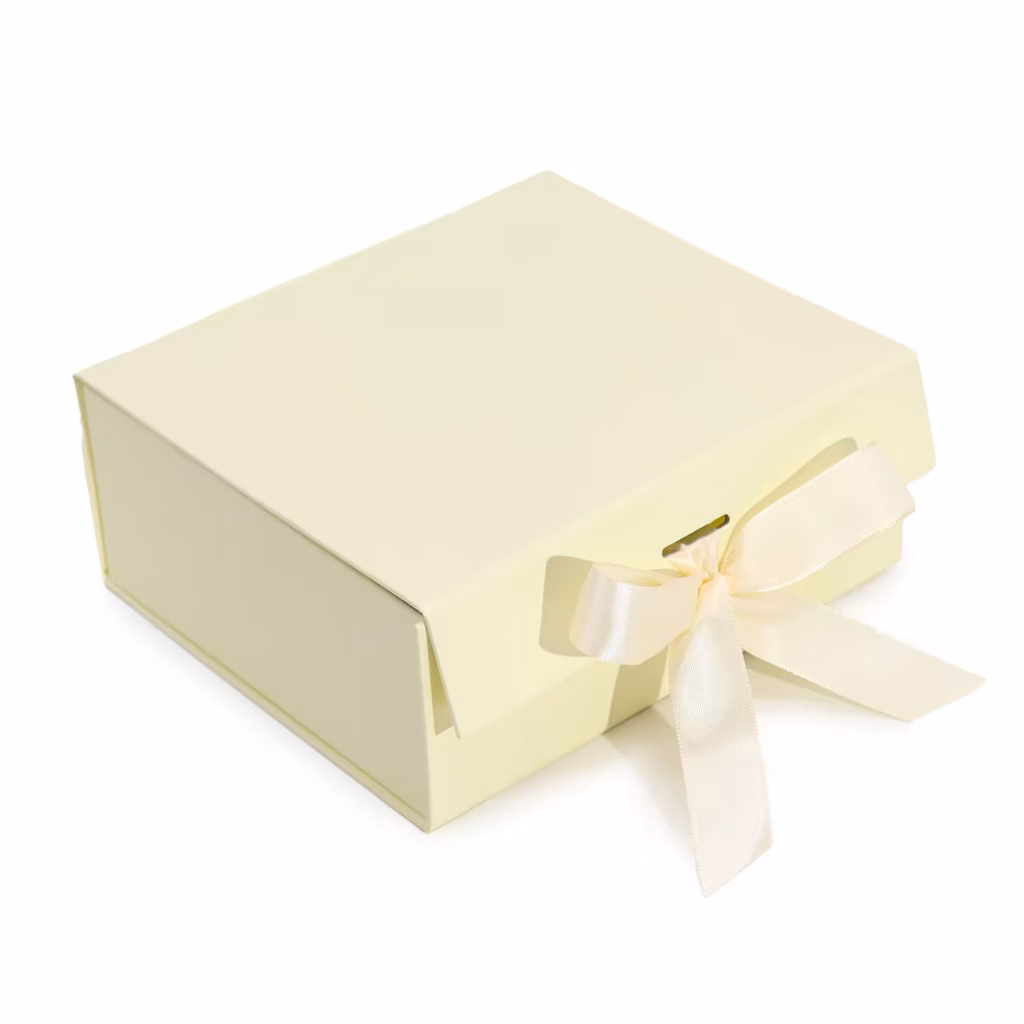 Flat Pack Gift Box – Medium Square (20×18.2x8cm) – Ivory | www.artisangoods.co.uk