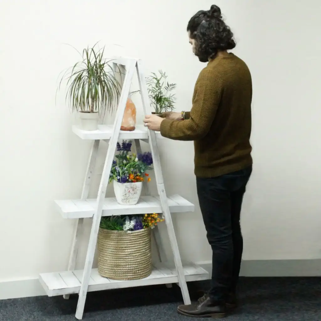 Folding “A” Frame Display – Whitewash | www.artisangoods.co.uk 4 Folding “A” Frame Display – Whitewash | www.artisangoods.co.uk 4