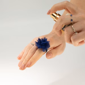 Fragrance Chiffon Diffuser Rings – Navy Blue | www.artisangoods.co.uk 3