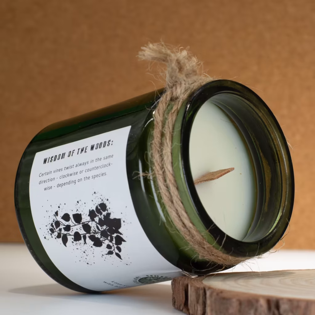 Greenman Woodwick Soy Candle – Twilight Vine | www.artisangoods.co.uk 4 Greenman Woodwick Soy Candle – Twilight Vine | www.artisangoods.co.uk 4