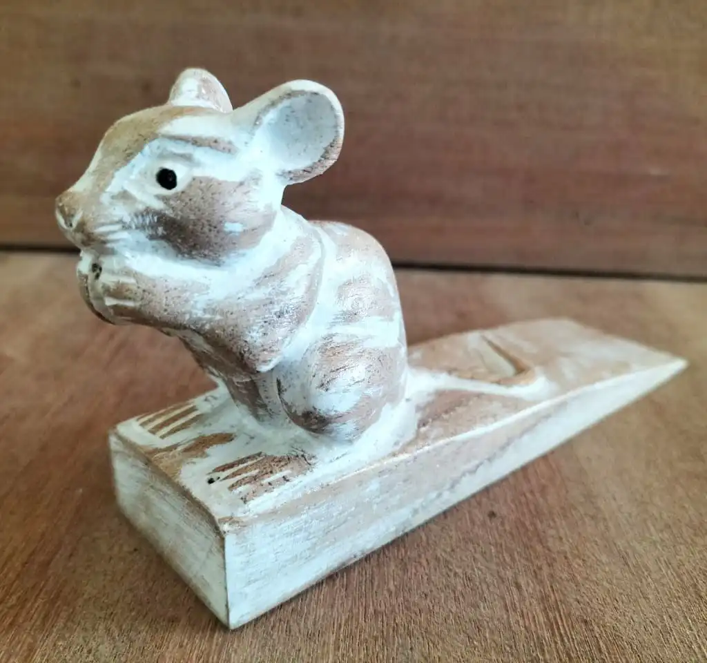 Hand carved Doorstop – Dormouse | www.artisangoods.co.uk 2 Hand carved Doorstop – Dormouse | www.artisangoods.co.uk 1