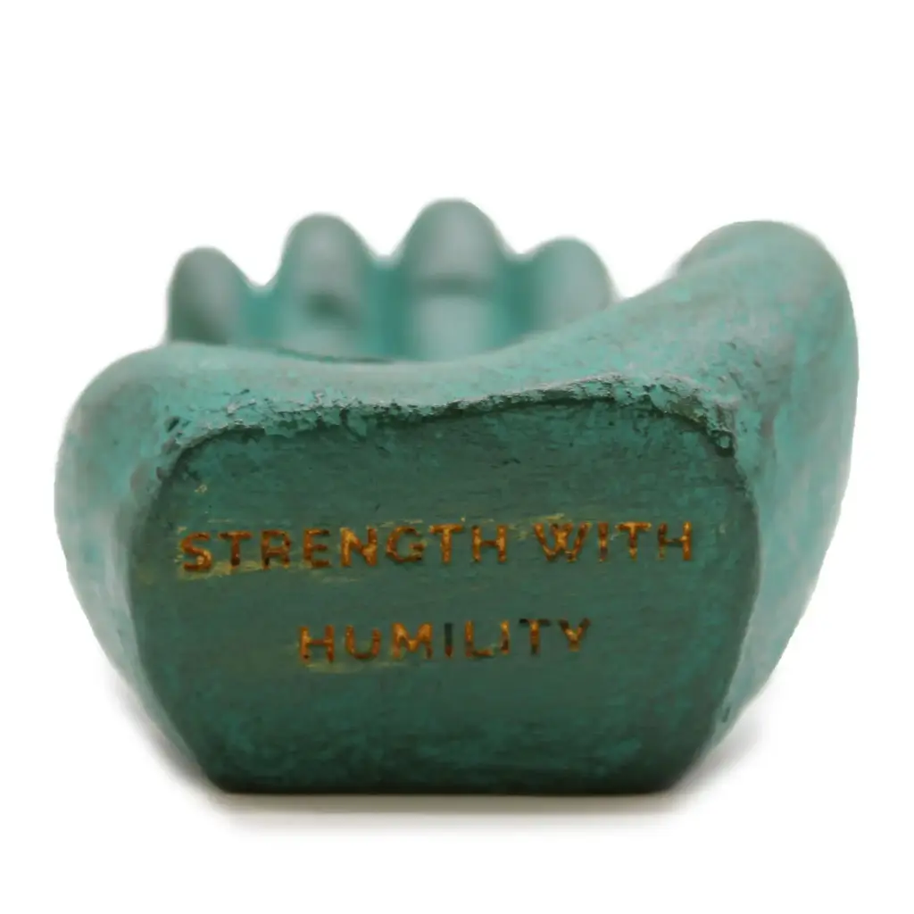 Hand Incense Burner – Strength (green) | www.artisangoods.co.uk 3