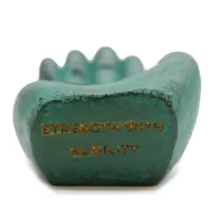 Hand Incense Burner – Strength (green) | www.artisangoods.co.uk 3