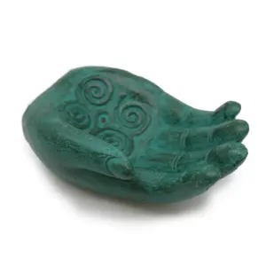 Hand Incense Burner – Strength (green) | www.artisangoods.co.uk 2