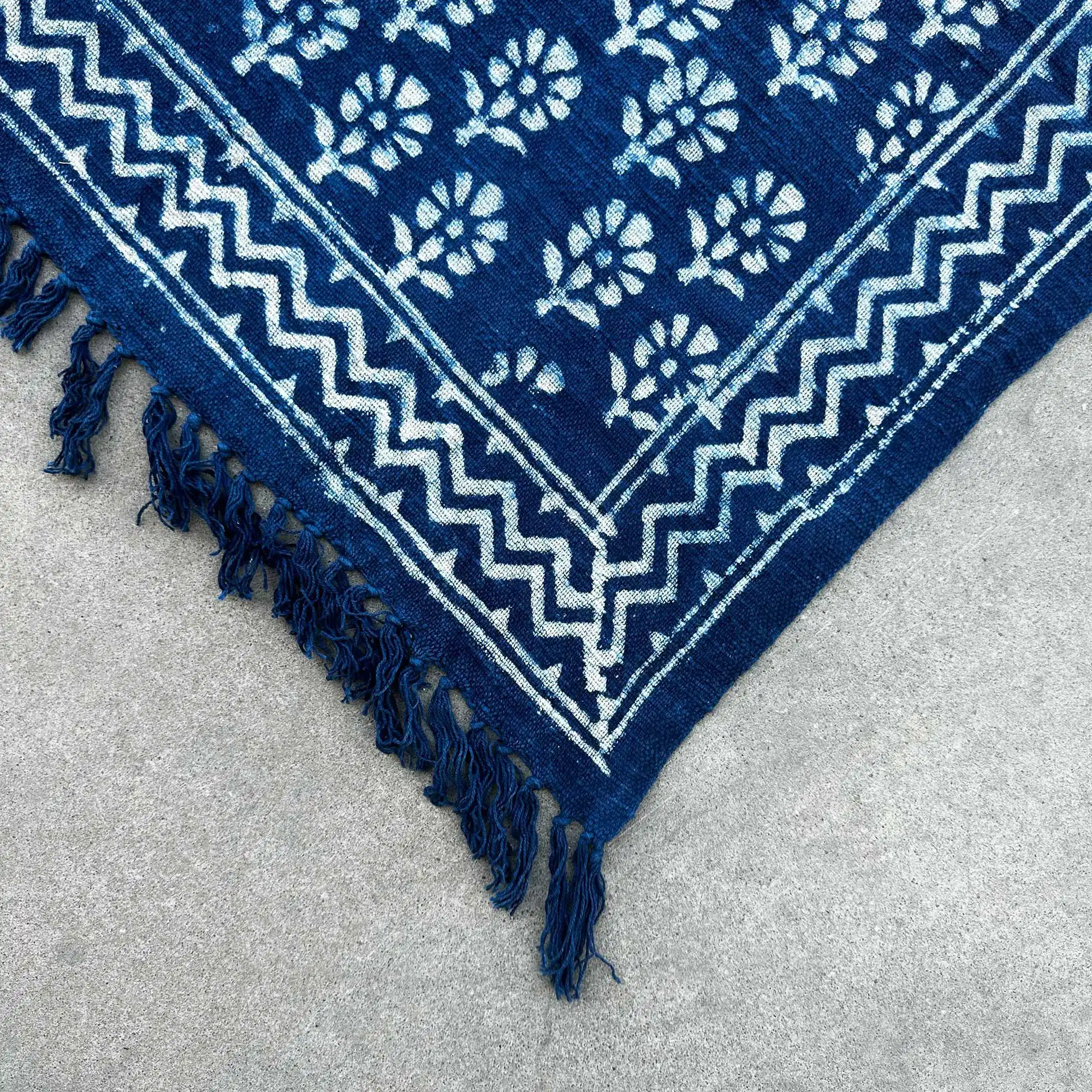Handmade Indigo Throw – 170x120cm – Chhota Flower | www.artisangoods.co.uk 3 Handmade Indigo Throw – 170x120cm – Chhota Flower | www.artisangoods.co.uk 2