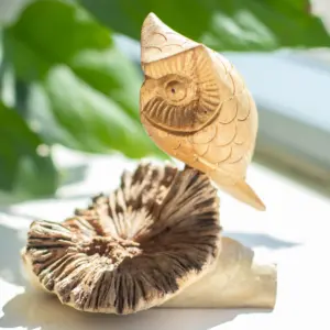 Handmade Parasite Wood Art Carving – Owl Watching | www.artisangoods.co.uk 3