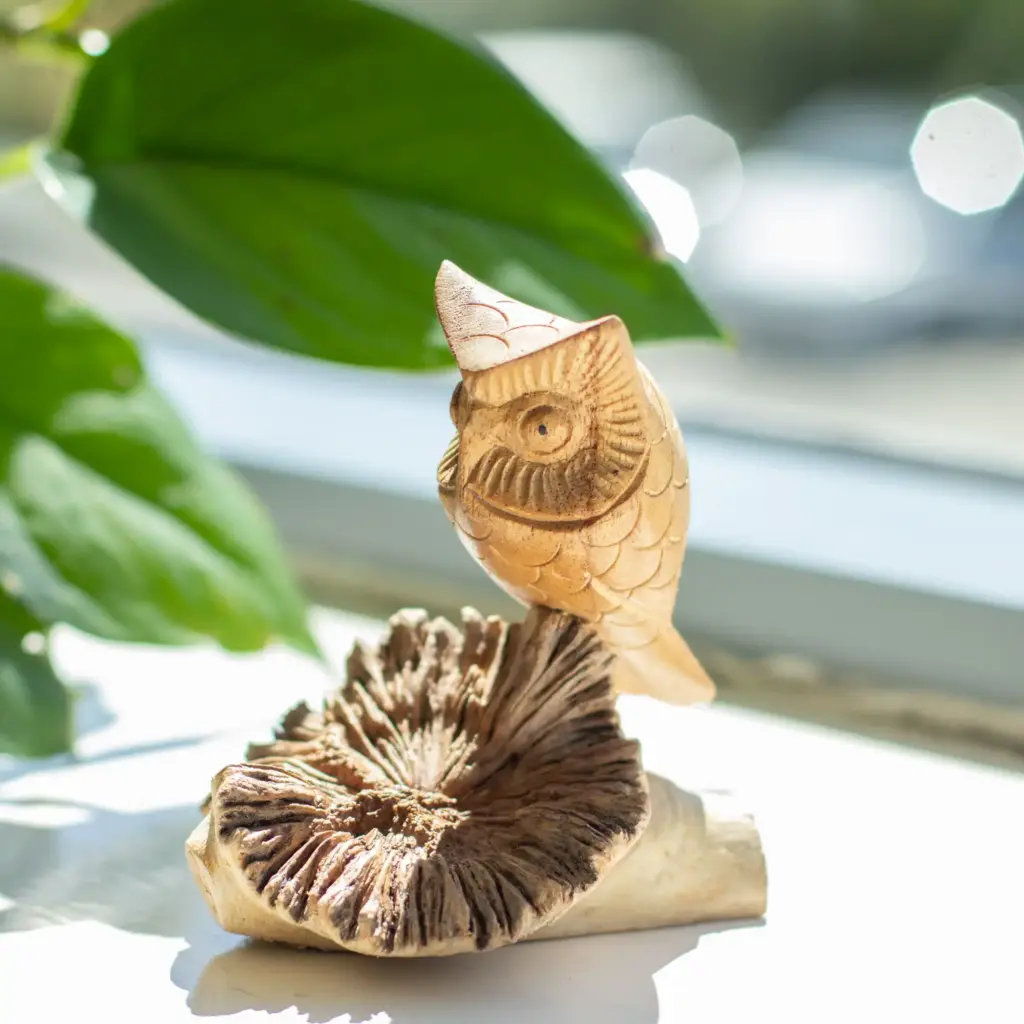 Handmade Parasite Wood Art Carving – Owl Watching | www.artisangoods.co.uk Handmade Parasite Wood Art Carving – Owl Watching | www.artisangoods.co.uk