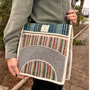 Hemp Laptop Messenger Bag – Curves | www.artisangoods.co.uk 5