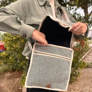 Hemp Laptop Messenger Bag – Curves | www.artisangoods.co.uk 6