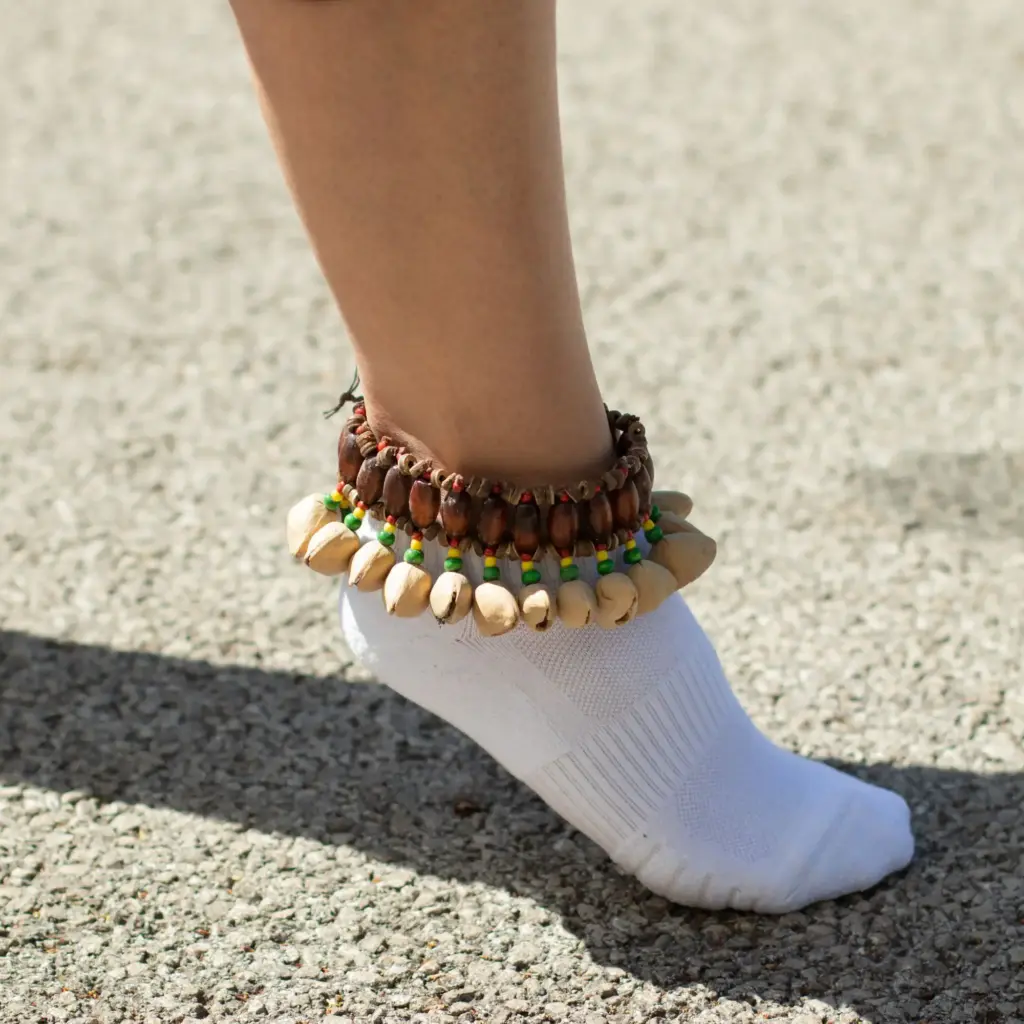 Kenari Shell Ankle Shaker – Rattle Bracelet (20 Shells) | www.artisangoods.co.uk