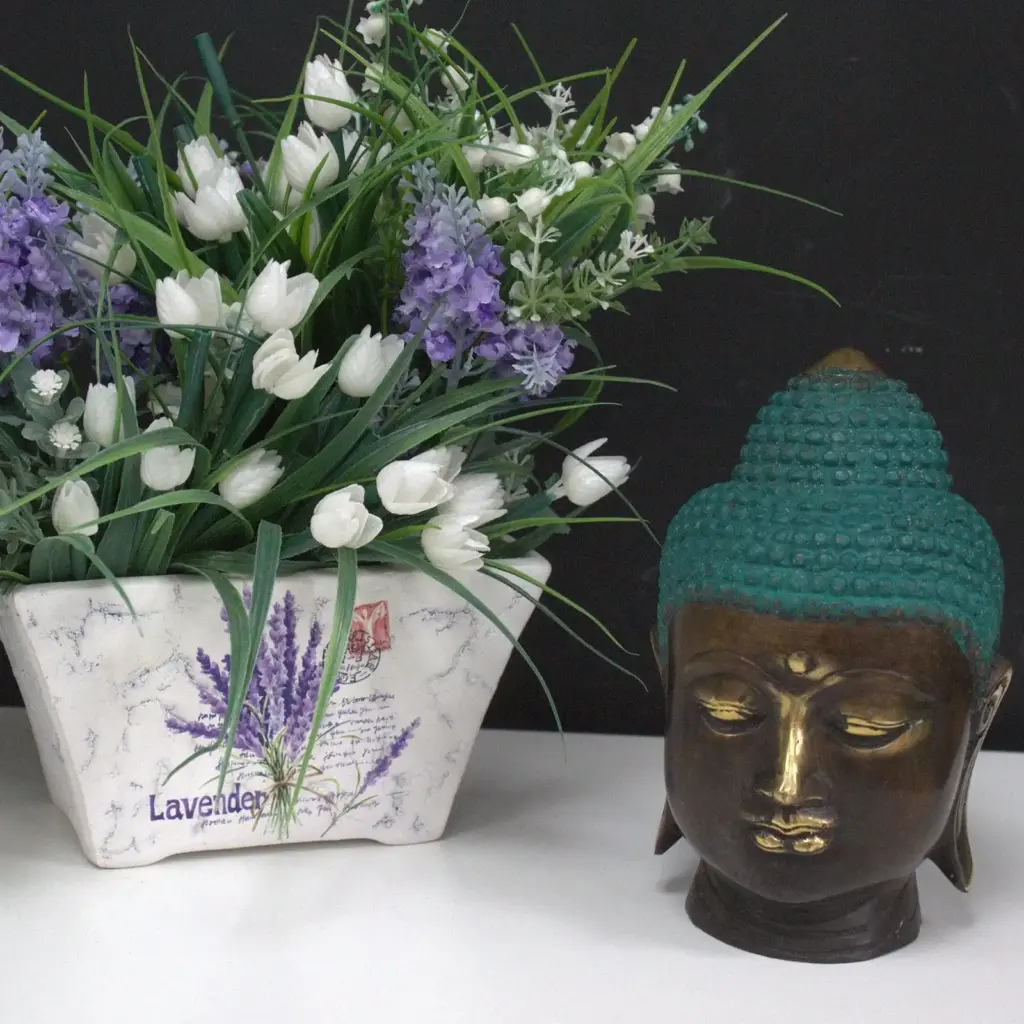 Large Classic Brass Buddha Head | www.artisangoods.co.uk 3
