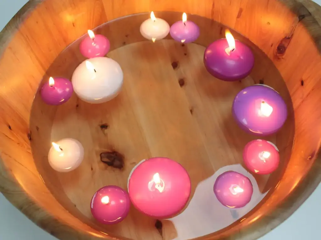 Large Floating Candle – Lavender | www.artisangoods.co.uk 2