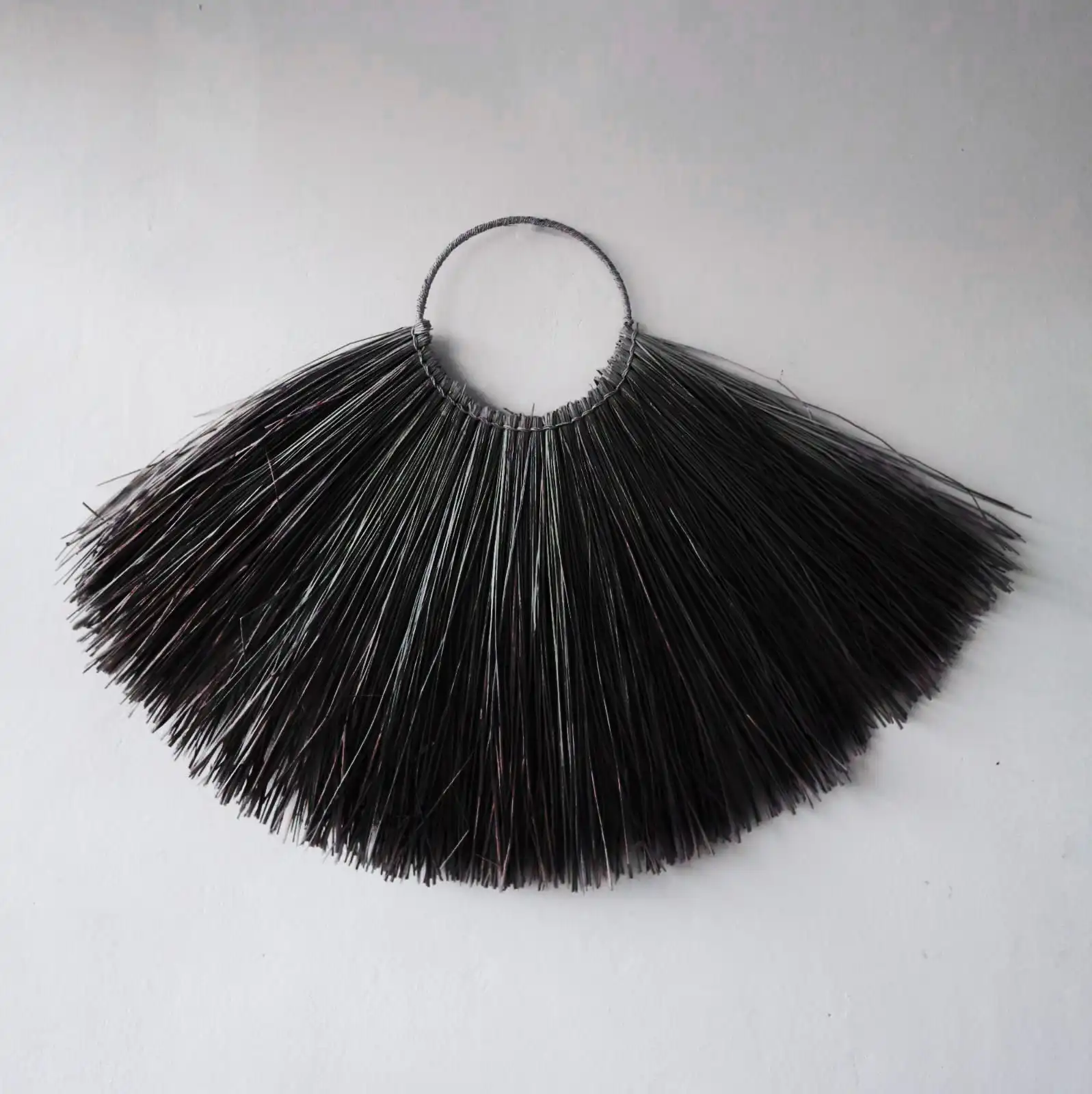 Large Seagrass Fan Wall Decor – Black | www.artisangoods.co.uk 2 Large Seagrass Fan Wall Decor – Black | www.artisangoods.co.uk