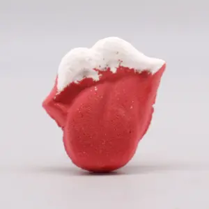 Lips Bathbomb 60g | www.artisangoods.co.uk 2