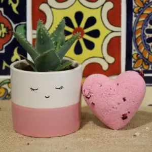 Love Heart Bath Bomb 70g – Ylang & Rose | www.artisangoods.co.uk 3