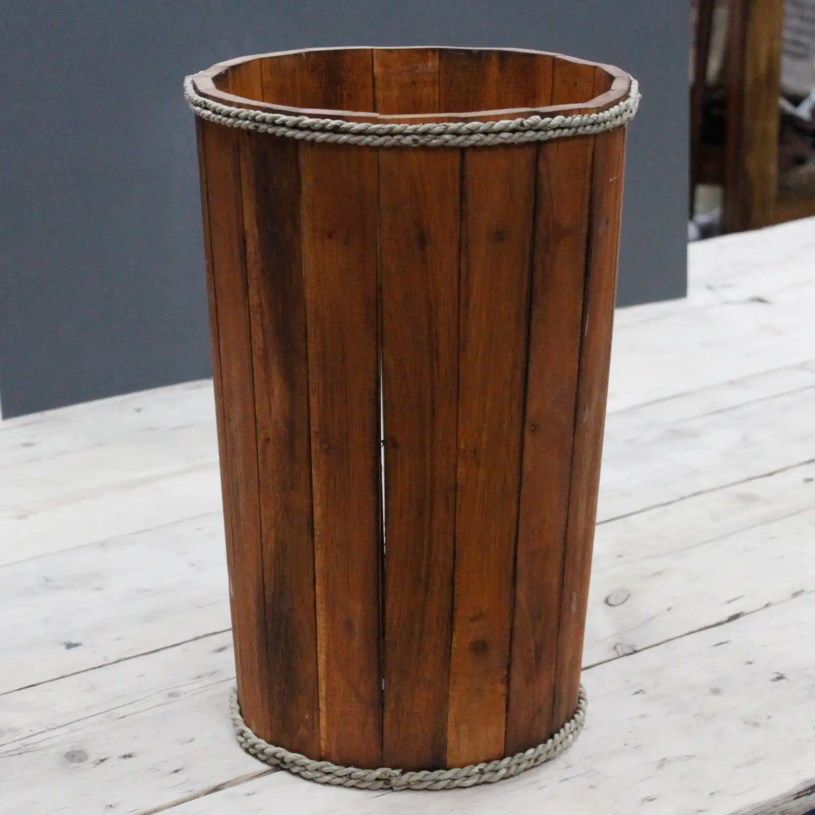 Lrg Nautical Display Tub – Brown 45x32cm | www.artisangoods.co.uk 3 Lrg Nautical Display Tub – Brown 45x32cm | www.artisangoods.co.uk 2