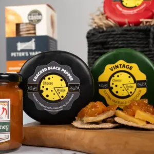 Luxury Artisan Cheese & Wine Hamper | www.artisangoods.co.uk 3