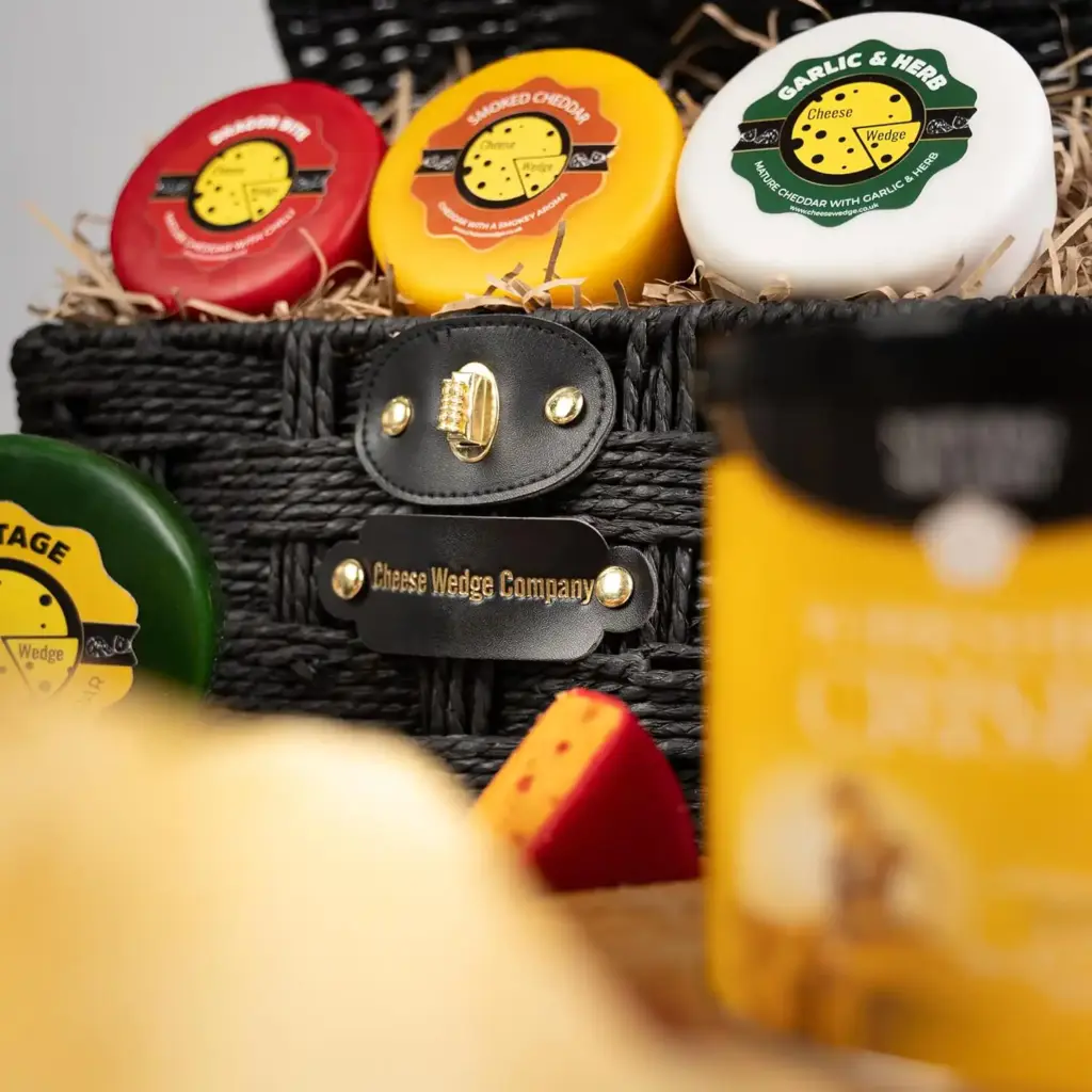 Luxury Artisan Cheese & Wine Hamper | www.artisangoods.co.uk 2