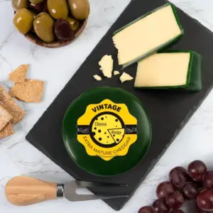 Luxury Cheese Hamper Gift Set | www.artisangoods.co.uk 2